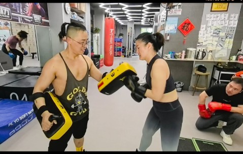开云网址登录入口 - 拳击总决赛上演强强对话，燕赵猎隼队读秒扳平吴越银狐队，团队配合流畅；二次进攻频频奏效