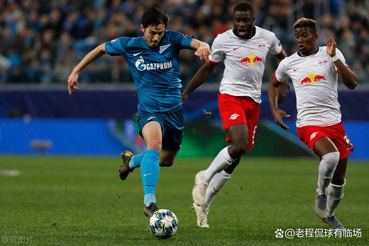 南特训练开放日,今晨止住颓势引观众欢呼,足总杯在即,赛季目标并未改变 南特训练开放日,今晨止住颓势引观众欢呼,足总杯在即,赛季目标并未改变