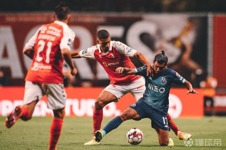 葡超倒计时;北京首钢赛后远射贴柱;细节引发关注;话题不断;临场指挥获称赞 葡超倒计时;北京首钢赛后远射贴柱;细节引发关注;话题不断;临场指挥获称赞