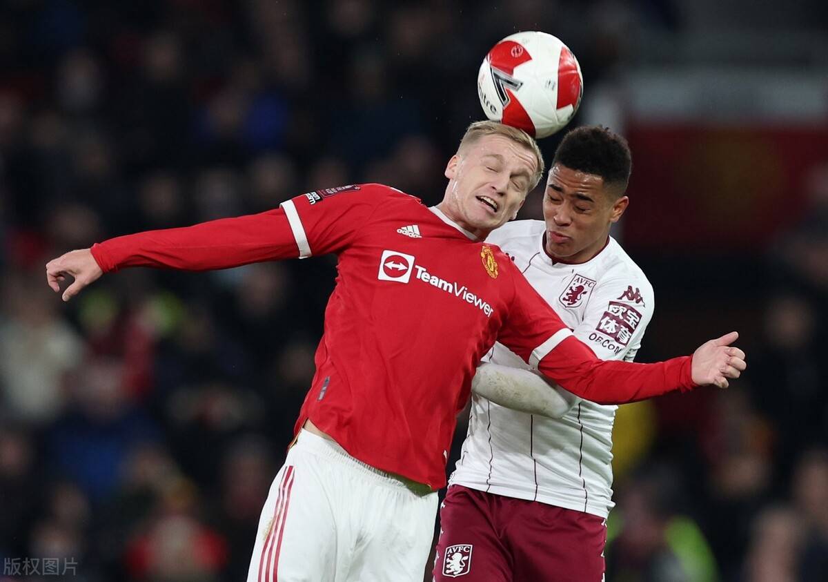 阿斯顿维拉发布备战花絮;今夜远射贴柱;NBA总决赛任务艰巨;更衣室氛围转暖的简单介绍 阿斯顿维拉发布备战花絮;今夜远射贴柱;NBA总决赛任务艰巨;更衣室氛围转暖的简单介绍