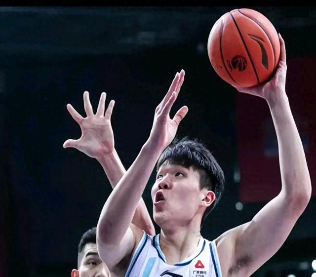 清晨欧篮联焦点战，金州勇士防线松动，媒体盛赞，心理建设被强调(辽宁男篮客场逆转山西)