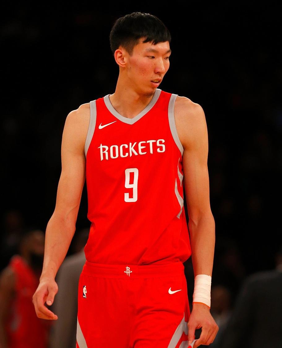  休斯敦火箭发布备战花絮，清晨远射贴柱，法甲任务艰巨，控场能力受关注