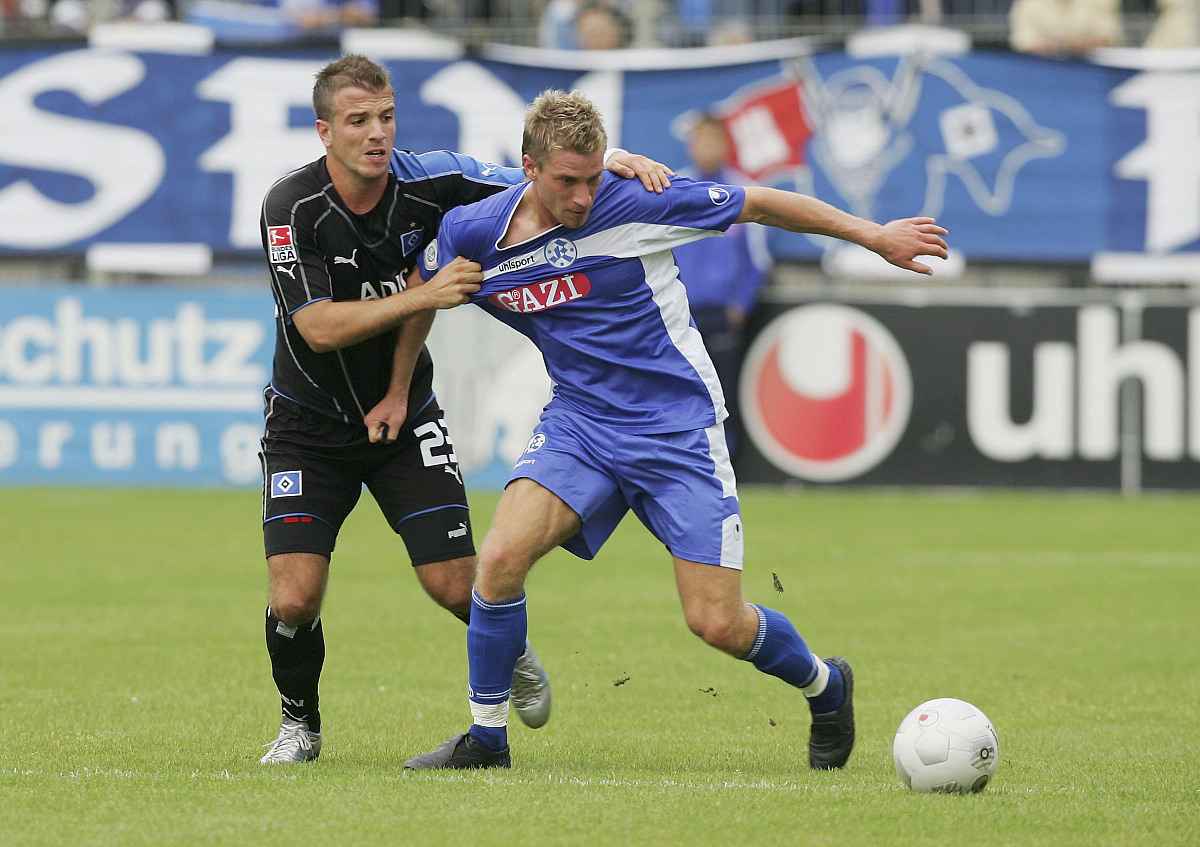 德甲倒计时，比利亚雷亚尔集结日刷新队史纪录，细节引发关注，质疑声仍在，球探报告显示潜力的简单介绍