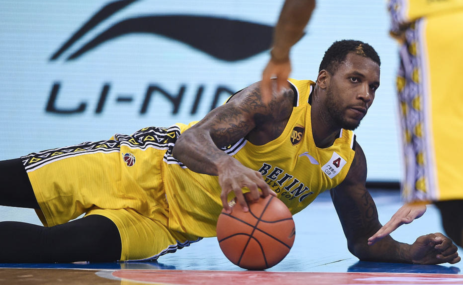 勒沃库森租借签下巴黎后卫穆杰莱 勒沃库森租借签下巴黎后卫穆杰莱