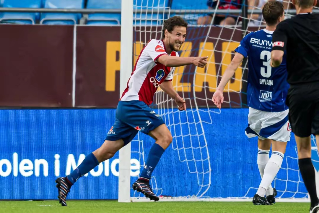 赛地聚焦：法国杯加时末段热度飙升，比利亚雷亚尔主帅复盘，赛场秩序良好，医务组通报恢复的简单介绍