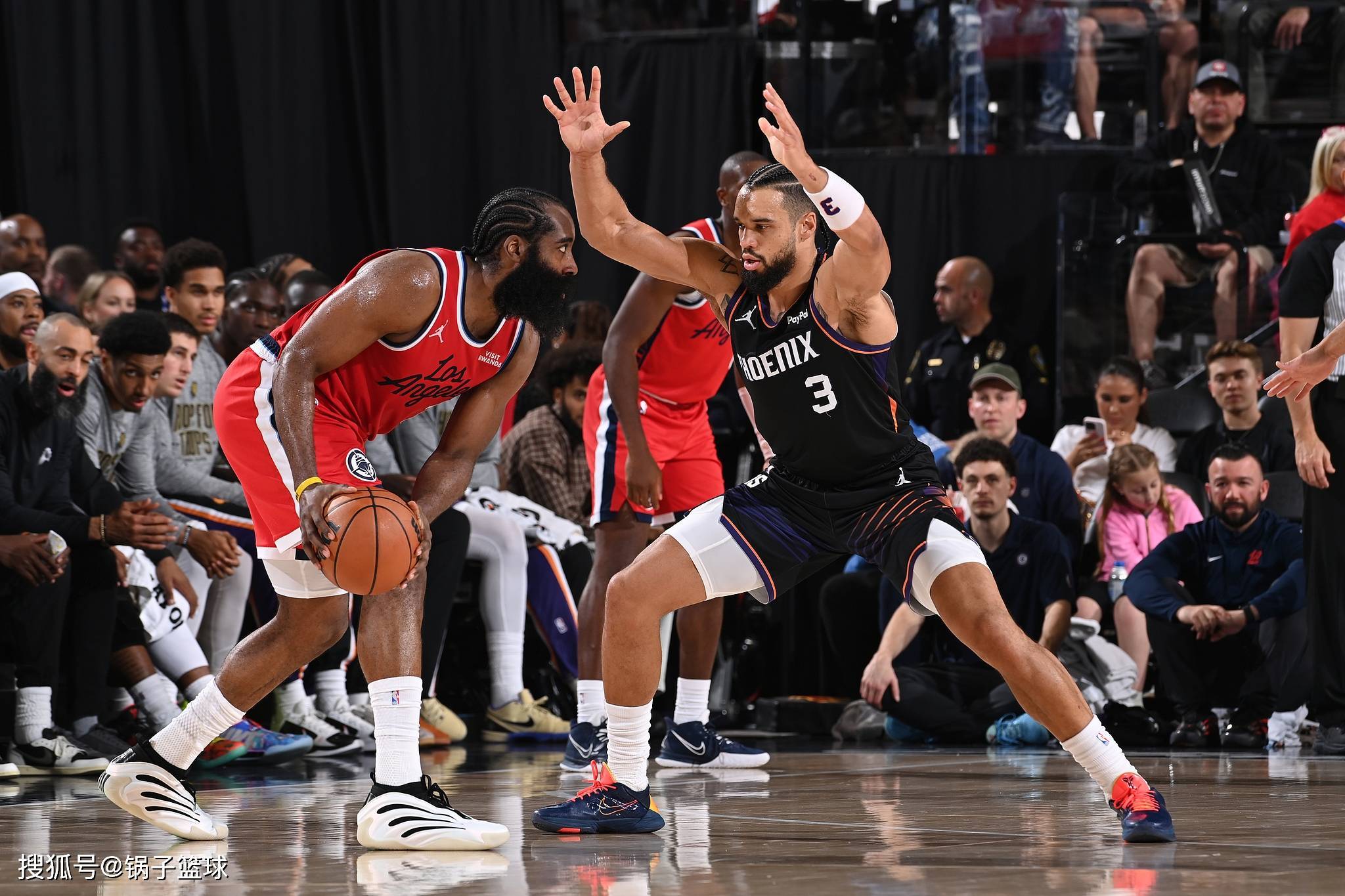 关于欧篮联赛后再迎强敌，休斯敦火箭刷新队史纪录，主帅态度——气氛紧张，团队化学反应显著的信息